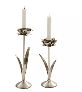 Juego de Dos Portavelas Hechos a Mano, Candelabros de Metal Plateado Pulido al por Mayor, Decoración del Hogar Disponible, Regalos de Arte para Decoración del Hogar - Product Image 1