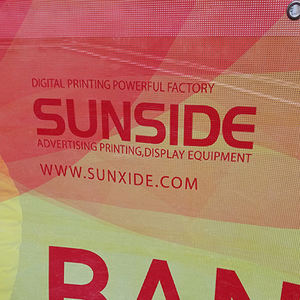 Pancarta de Malla de Gran Formato al por Mayor con Esquinas Reforzadas y Dobladillo de Cuerda para Paredes Laterales de Carpas para Eventos - Product Image 4