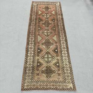 Alfombra Turca Vintage de 2.9x11.1 pies, Alfombra de Lana con Estampado Animal Marrón Rojizo - Product Image 1