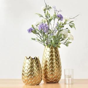 Vases à fleurs côtiers or et blanc fait à la main meilleure vente Vase à fleurs en métal de haute qualité pour décorations - Product Image 2