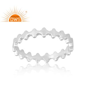 Anillo de Plata de Ley 925 con Diseño Elegante y Moderno para Mujer, Diseños Personalizados, Joyería de Fabricante Indio. - Product Image 1
