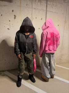 Streetwear 500 GSM logotipo personalizado impreso recortado desgastado Sun Faded gráfico de gran tamaño Zip up Hoodie para hombres - Product Image 5