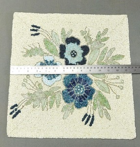 Hot Selling 14"Beaded <b>Placemats</b> with Custom Flower Design for Table Decoration in <b>Christmas</b> Party Low MOQ 50 Pcs Pink and Green - Product Image 4
