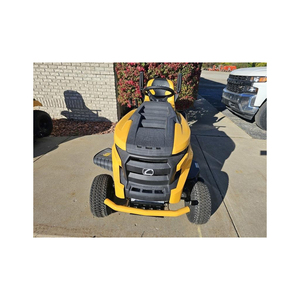Cub cadet XT2LX42 tondeuse à gazon conception robuste économe en carburant entraînement lisse idéal pour les opérations sur le terrain et au jardin - Product Image 5