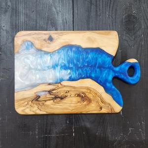 Grande planche à découper en bois et résine écologique avec poignées au design artistique, forme carrée, taille et couleur personnalisables - Ustensiles de cuisine - Product Image 3