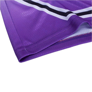Ensembles d'uniformes de basket-ball respirants en 100% polyester avec logo personnalisé de qualité supérieure avec nom d'équipe personnalisé et design sans manches - Product Image 4