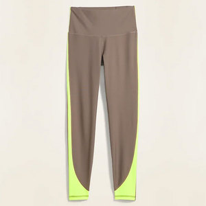 Leggings sin costuras de cintura alta Pantalones de Yoga de cadera de melocotón para mujer Tela de control de barriga ultra suave Fábrica OEM al por mayor. - Product Image 3