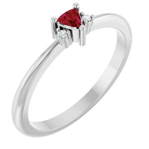 Anillo Stuller con Acentos de Oro Blanco de 14K, Modelo 72435:178P, Joyería de Compromiso/Postizo de Oro Blanco de 14K con Diamantes de Corte Esmeralda con Claridad VS - Product Image 1