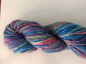 Hilos de seda 100% reciclables ecológicos hechos a medida teñidos en colores suaves de invierno para tejer a mano y reventa de tiendas de hilo - Product Image 2