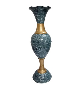 Vase à fleurs en aluminium Art Déco moderne, poli et brillant, fait main, de haute qualité, vente en gros - Product Image 3