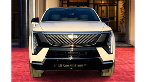Cadillac Escalade IQ Luxury 2025, 1 solo dueño, usado con cuidado - Product Image 3