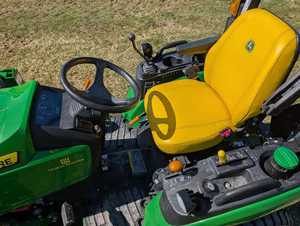Tracteur utilitaire compact John Deere 2025R neuf/occasion 2023 – Livraison rapide, équipement agricole fiable, pompe, boîte de vitesses, composants essentiels - Product Image 4