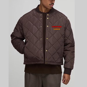 Chaqueta universitaria de 100% nailon acolchada con diamantes al por mayor para hombre, chaqueta de invierno cómoda ligera con logotipo bordado personalizado - Product Image 1