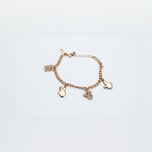 Pulsera de dijes chapada en oro al por mayor con letra E, dijes de Mickey Mouse y conejo, joyería de moda con diamantes de imitación para mujer - Product Image 2