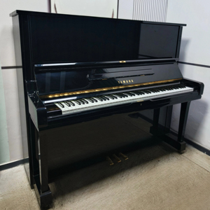 Piano Vertical Yamaha U3A Usado, Calidad Japonesa, Rendimiento Profesional, Listo para el Escenario, Sonido Claro y Potente U3 - Product Image 1