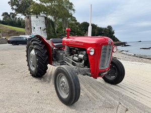 รถแทรกเตอร์ Massey Ferguson 35 สีแดง ขับเคลื่อน 2 ล้อ เกียร์ธรรมดา สำหรับขาย - Product Image 5