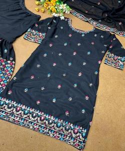 คอลเลกชันเสื้อผ้าชาติพันธุ์พิเศษที่ให้แบบดั้งเดิมสําหรับผู้หญิงทุกขนาด เหมาะสําหรับทุกโอกาสและการเฉลิมฉลอง - Product Image 2