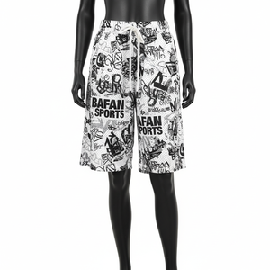 Shorts deportivos de malla transpirable de poliéster premium de 160 GSM para mujer, blancos con estampado de grafiti, shorts de gimnasio con logo sublimado para mujer - Product Image 1