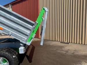 Remolques Agrícolas con Volquete, con Engranajes y Componentes Centrales del Motor, en Venta en Ontario - Product Image 5