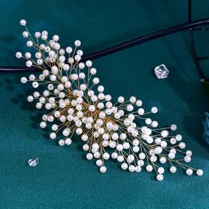 Diadema de Novia Bridella BHP754-G con Perlas Doradas y Flores Elegantes, Ajuste Cómodo para Bodas, Bailes de Graduación y Eventos Formales - Product Image 5