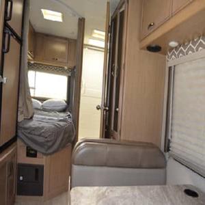 SUPER LIMPIO, CHEVROLET EXPRESS 3500 THOR MOTORCOACH DAYBREAK 2019, LISTO PARA ENVIAR - Product Image 3