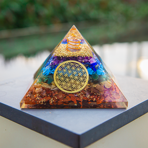 Vente en gros de pyramide naturelle à sept chakras orgone, générateur d'énergie en cristal de guérison Reiki pour la méditation, cadeaux spirituels pour la décoration intérieure - Product Image 2