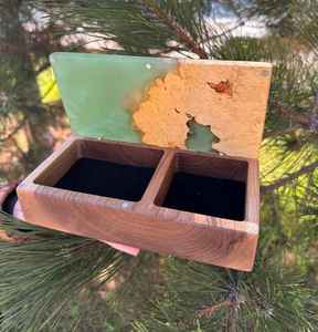 Boîte à bijoux en résine peinte à la main, écologique, avec incrustation d'époxy vert, couleur personnalisée, cadeau de rangement pour femmes, décoration d'intérieur - Product Image 4