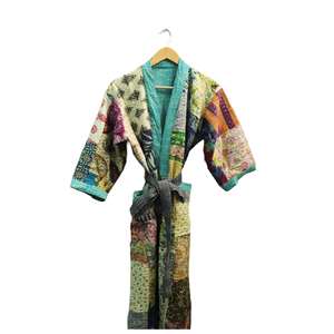 Chaqueta de Algodón Acolchada Hecha a Mano Estilo Kantha, Estilo Indio Japonés, Moda Boho con Cinturón, Reversible, Relleno de Algodón, Prenda Vintage - Product Image 1