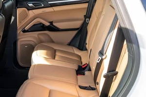 USADO LHD/RHD 2016 PORSCHE CAYENNE - Product Image 5