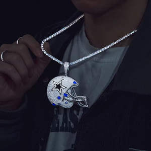 Pendentif Casque de Football en Argent 925 Plaqué Rhodium avec Diamants Moissanite pour Hommes, Motif Étoile Bleu Classique - Product Image 4