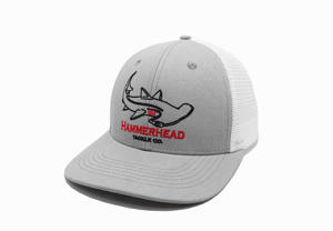 Gorra de camionero gris hecha en Vietnam con diseño bordado en 2D, espalda de malla transpirable personalizable y Snapback ajustable, estilo joven - Product Image 2
