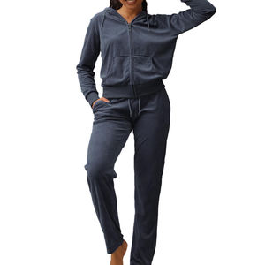 Marque distributeur Ensemble survêtement en velours pour femme Produit tendance Survêtement en velours lourd pour femme en bas quantité minimale de commande - Product Image 1