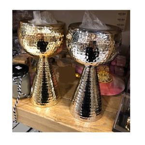 Ensemble de 2 serveurs à dattes de tailles différentes, forme ronde, en acier inoxydable, avec support en bois, en vente - Product Image 2