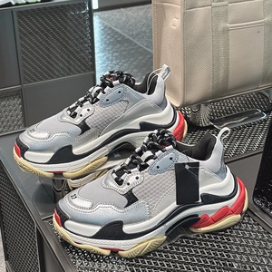 รองเท้ากีฬาลำลองแบบ unisex รองเท้าผ้าใบอเนกประสงค์ ดีไซน์หรูหรา ระบายอากาศได้ดี เหมาะสำหรับเดิน วิ่ง ออกกำลังกาย สำหรับผู้ชายและผู้หญิง - Product Image 1