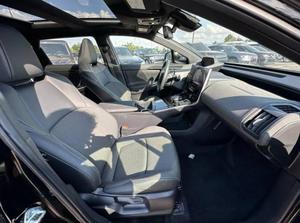 SUV ELÉCTRICO MODERNO DE BAJO KILOMETRAJE 2023 BZ4X XLE 4DR CON CABINA ESPACIOSA CARGA RÁPIDA Y POTENCIA DE MOTOR DUAL PARA ACELERACIÓN RÁPIDA - Product Image 3