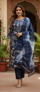 Conjunto Kurti de 3 Piezas con Estampado Vetican de Diseñador, Ropa Étnica Elegante para Mujer para Bodas y Fiestas - Product Image 6