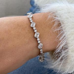 Pulsera tipo tenis con bisel de esmeraldas y diamantes redondos cultivados en laboratorio, en plata de ley 925, para mujer, a bajo precio. - Product Image 3