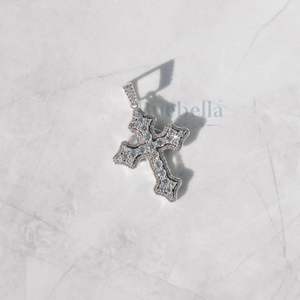 14K chapado en oro blanco 925 Plata en forma de T moissanita diamante Hip Hop Iced Cluster Micro Cruz colgante collar para mujer - Product Image 3