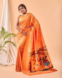 Sari de Seda Suave Banarasi FABZONE, Tejido Pesado Puro con Diseño de Paithani Pallu, para Fiestas y Festivales - Product Image 1