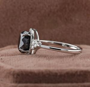 Anillo de diamante de moissanita de forma ovalada negra Anillo de plata esterlina negra Regalo DE BODA Regalo para ella - Product Image 3