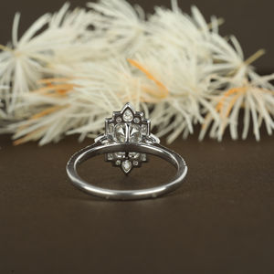 Fantaisie Emerald Cut Solitaire vvs1 Lab Grown Diamond Ring Made In 10K 14K 18K Solid Gold pour les femmes - Product Image 3