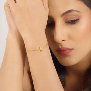 Pulsera Flexible de la Colección Sea Star Ocean con Diseño de Concha y Flor de Circonio - Product Image 1