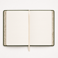 Carnet personnalisé brodé LABON, couverture rigide en lin vert forêt, motif champignon, papillon, couronne, croissant de lune doré, papier de fin de page botanique