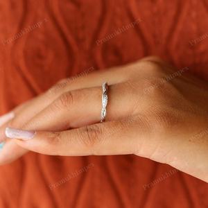 แหวนแต่งงานแบบบิดสินค้ามาใหม่แหวนเพชรแบบตัดกับ0.30CTW เพชรโมอิสใสราคาโรงงานผลิตในอินเดียใช้ได้ทั้งชายและหญิง - Product Image 4