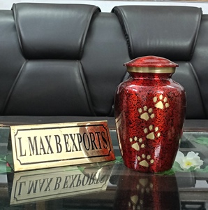 Urna de metal brillante rojo de alta calidad para cenizas humanas adultas Suministros funerarios de nuevo diseño fabricados y exportados - Product Image 1