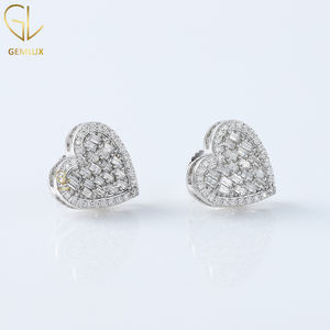 Boucles d'oreilles diamant en forme de coeur, boucles d'oreilles diamant Moissanite coupe baguette, boucles d'oreilles diamant cluster, cadeau de la Saint-Valentin - Product Image 2