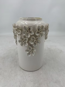 Vases en céramique de haute qualité avec des pièces héritées à texture de papillon, ayant une valeur sentimentale, décoration incroyable en provenance d'Inde - Product Image 2