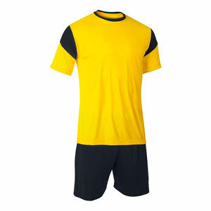 Kit de fútbol de sublimación completa personalizado para hombres y mujeres, camiseta de fútbol cómoda de tela ligera suave, 100% poliéster - Product Image 2