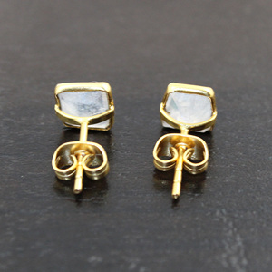 ต่างหูเม็ดเดี่ยวชุบทองขนาด7มม. 24K ลายรุ้งสีขาวธรรมชาติที่เรียบง่ายรูปทรงแฟนซีสำหรับเด็กผู้หญิงขายส่ง - Product Image 2