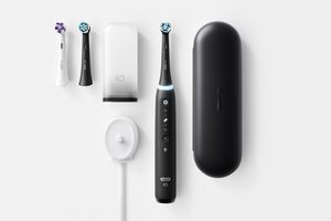 Cepillo de Dientes Eléctrico Recargable Oral-B iO Serie 5 con Sensor de Presión Visible, Temporizador de 2 Minutos y 5 Ajustes de Limpieza - Product Image 2